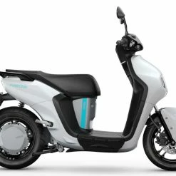 Yamaha E01